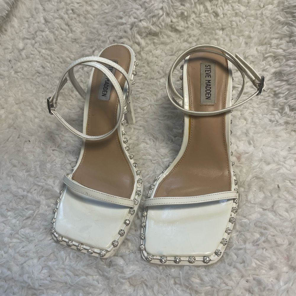 Steve Madden synthetic White patent Ankle Strap heels Rhinestones accents SZ8.5M